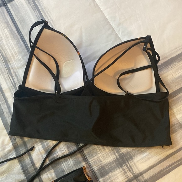 THREE PIECE SWIMSUIT - LIKE NEW! Size XXXL. Swimsuit bottom and 2 tops. - Picture 4 of 9